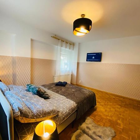 Clicktheflat Solidarnosci City Center Apart Rooms Varsó Kültér fotó
