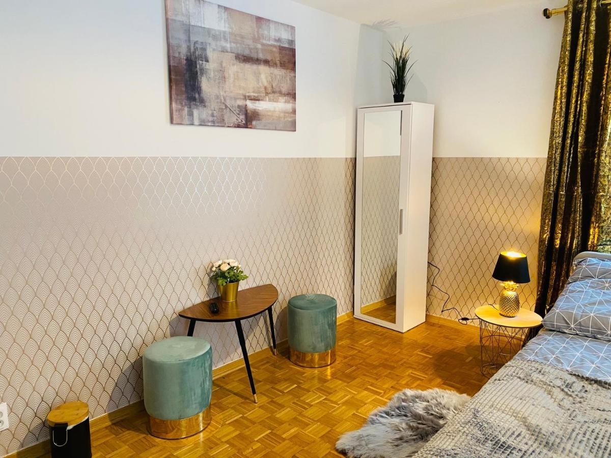 Clicktheflat Solidarnosci City Center Apart Rooms Varsó Kültér fotó