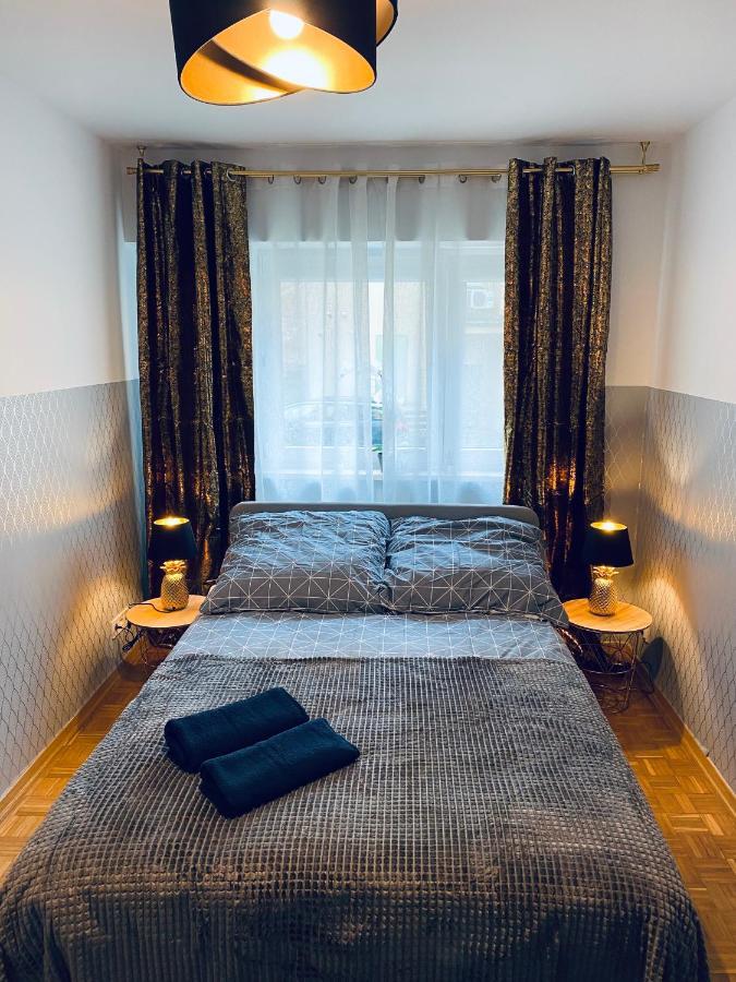 Clicktheflat Solidarnosci City Center Apart Rooms Varsó Kültér fotó